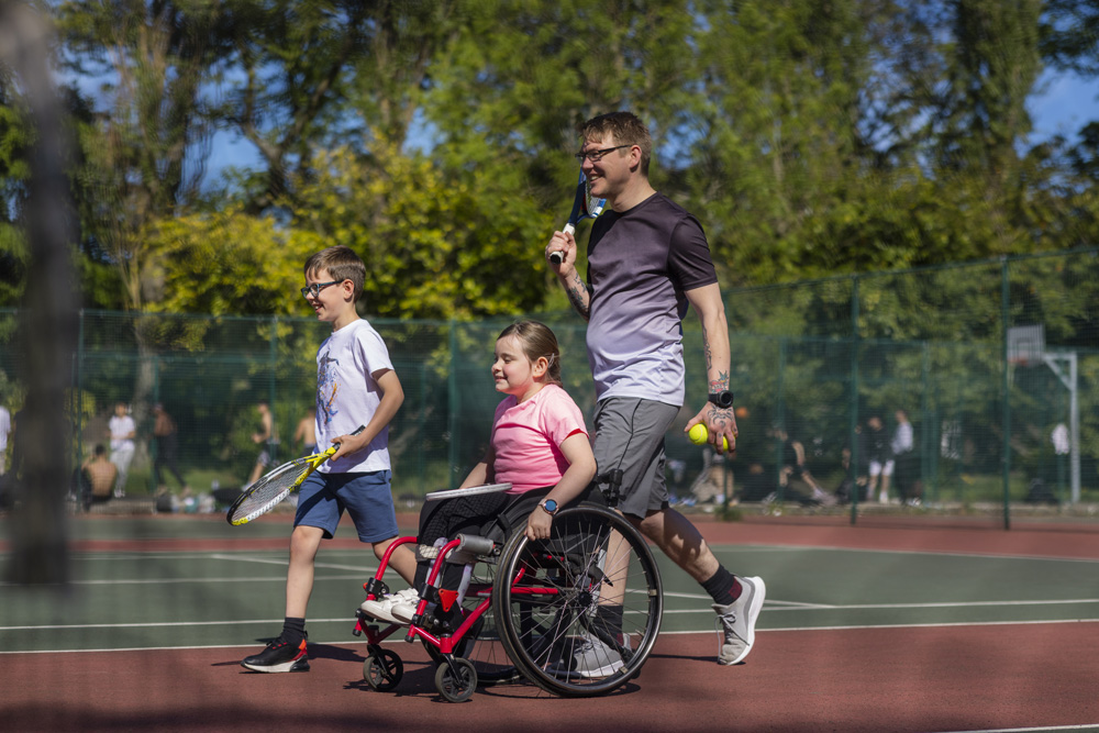 Family-wheelchair-tennis.jpg
