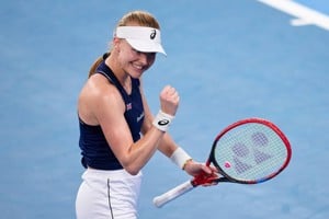 Harriet Dart fist pumps after her first victory at the United Cup against Australia