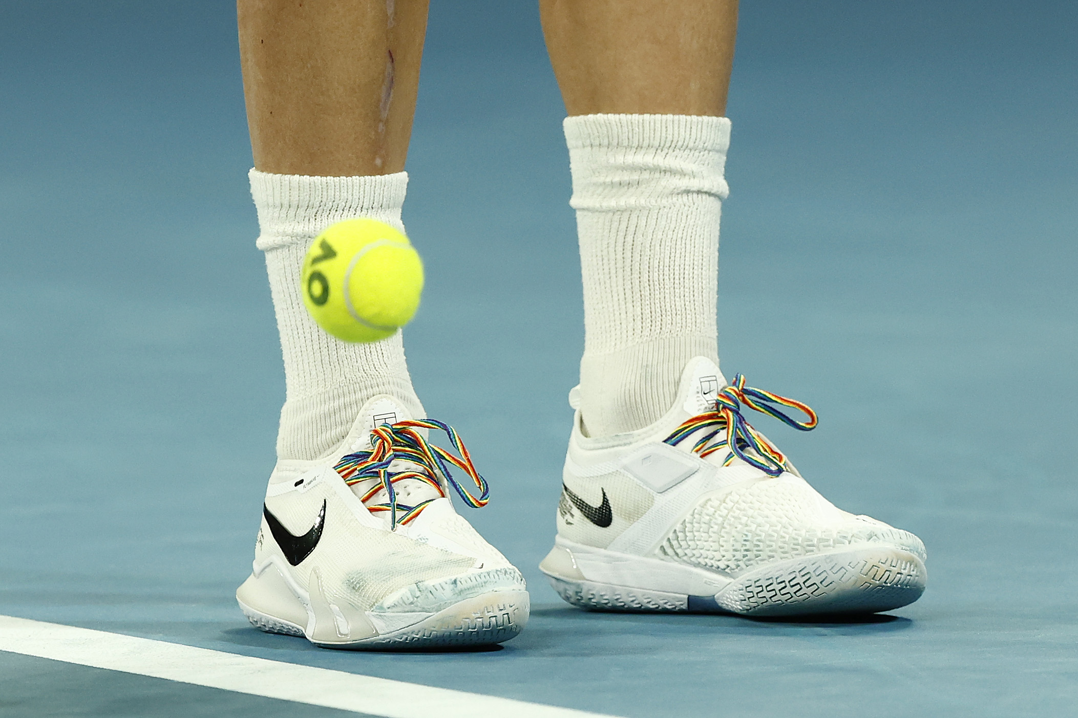 2022-Liam-Broady-rainbow-laces.jpg