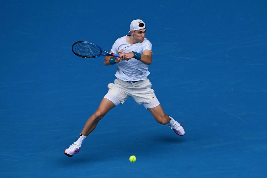 Jack Draper hitting a forehand at the 2023 Australian Open