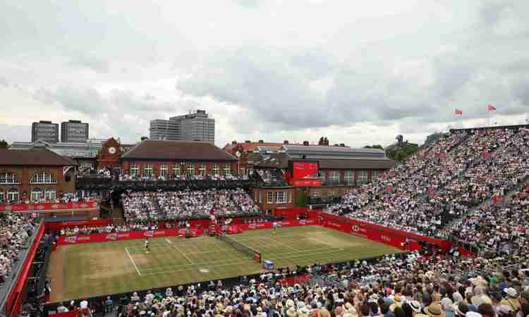 Win the chance to play on the Andy Murray Arena at The Queen’s Club