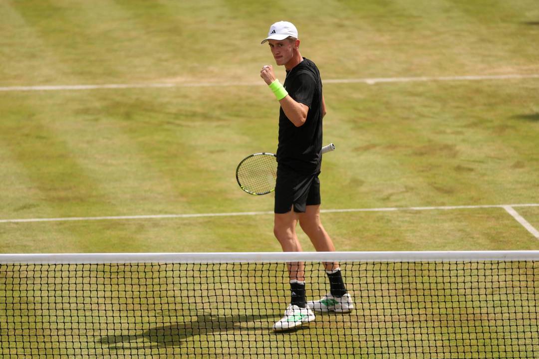 Henry Searle gives a fist pump in celebration at the 2025 HSBC Championships