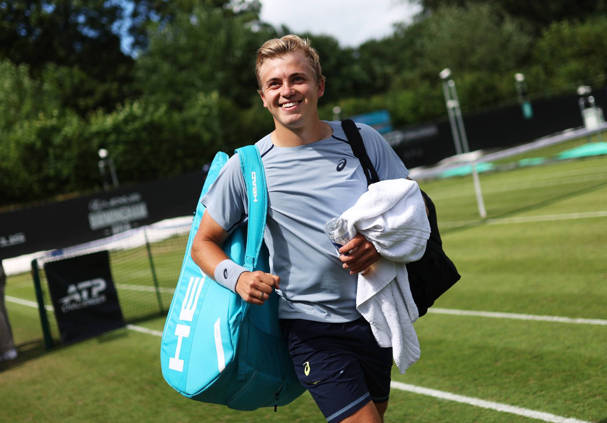 Lexus Birmingham Open 2026: Felix Gill up-and-running on the grass after rainy day in Birmingham